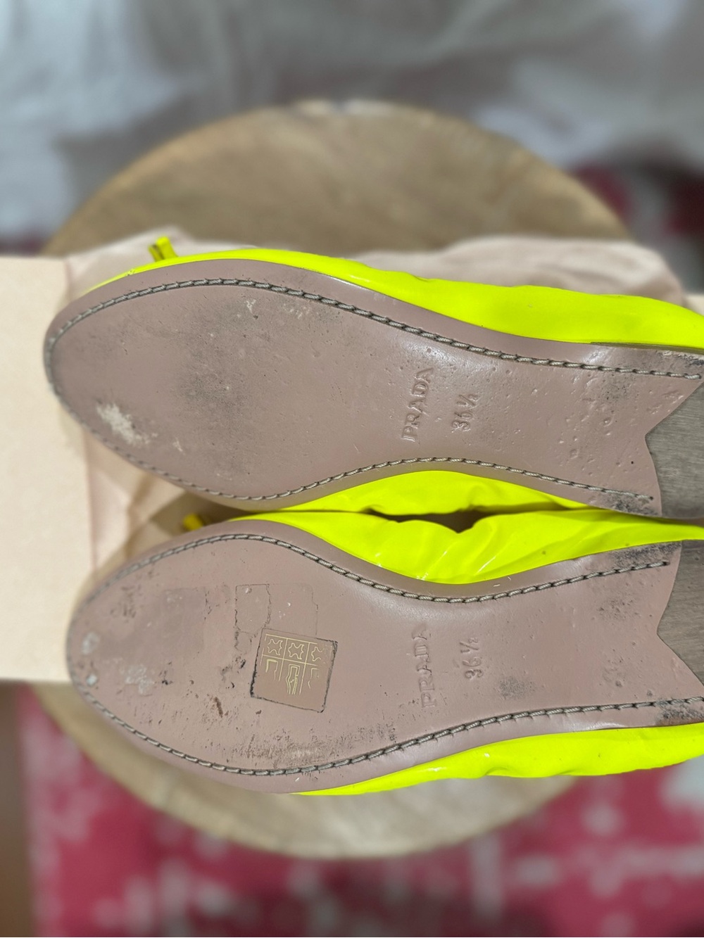 Authentic PRADA Neon Yellow Patent Leather Bow Tassel Scrunch Ballet Flats - Picture 8 of 9